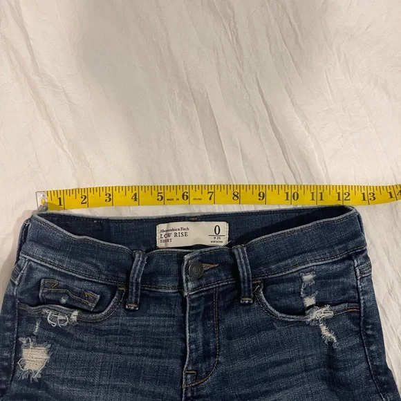 Ambercrombie & Fitch denim shorts low rise size 0 (25”) - Picture 4 of 5